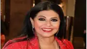 نجوم الفن يحتفلون بعيد ميلاد هالة صدقي بحضور إلهام شاهين وليلى علوي