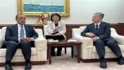 وزير الخارجية يبحث التعاون الثقافي مع رئيس متحف مين-أون للموسيقى الياباني
