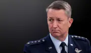 رئيس الأركان الأمريكي يزور فنزويلا لأول مرة منذ توقف العلاقات