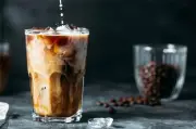 طريقة تحضير آيس كوفي سريع وسهل في المنزل صباحاً