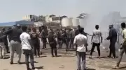 السيطرة على حريق هائل في مصنع سيارات ببرج العرب دون إصابات