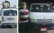ضبط سائق ميكروباص سمح للركاب بالجلوس فوق السيارة في الدقهلية