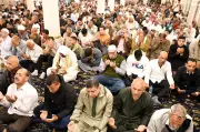 حكم من فاتته صلاة الجمعة بسبب النوم.. هل يقع عليه إثم؟