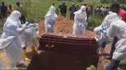 اعتداء على فريق دفن ضحايا إيبولا في الكونغو يثير مخاوف صحية