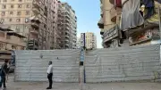 محافظ الجيزة يأمر بإخلاء عقارين مائلين في الهرم وتشكيل لجنة هندسية