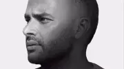 اتهامات لرامي صبري بتقليد حماقي بسبب بوستر ألبوم القمر