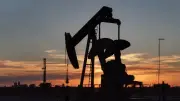 شركات الطاقة الأمريكية تواصل زيادة حفارات النفط والغاز للأسبوع السابع