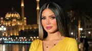 إيناس عز الدين تخطف الأنظار بفستان أصفر أنيق في أحدث ظهور