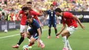 رد فعل مفاجئ من أمير هشام بعد خسارة منتخب مصر أمام البرازيل