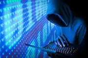 فوضى الصفحات المزيفة.. كيف تحاصر الدولة شبكات الاحتيال عبر مواقع التواصل؟