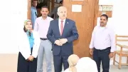 رئيس جامعة قناة السويس يتفقد امتحانات التمريض ويشيد بالجهود