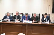 وزير المالية ينفي فرض رسوم إضافية على مغادرة البلاد