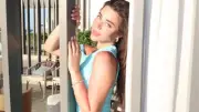 يارا السكري تتألق بإطلالة صيفية ناعمة في أحدث جلسة تصوير