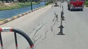 هبوط جزئي بطريق ترعة أصفون الرئيسي في إسنا وتحرك عاجل من مجلس المدينة