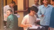 طلاب الثانوية الأزهرية يؤدون امتحان النحو في أجواء من الهدوء والتركيز
