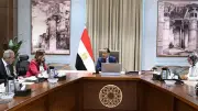 مدبولي يتابع مشروعات الخدمة والتنمية بالوادي الجديد
