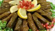 طريقة عمل ورق العنب بالدجاج بطعم شهي واقتصادي
