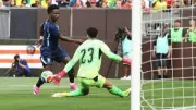 طارق العشري: مصطفى شوبير يتفوق على والده ويفرض نفسه في المنتخب