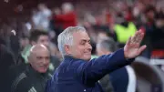 رسميا: بنفيكا يمنح الضوء الأخضر لريال مدريد لتعيين مورينيو ويختار خليفته