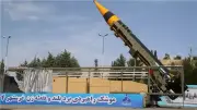 الحرس الثوري يعلن إطلاق صواريخ ومسيرات نحو أهداف أمريكية في المنطقة