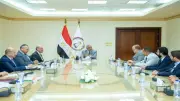 وزير الإنتاج الحربي يناقش مشروعات طلابية بحثية لتعزيز الصناعة