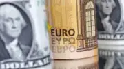 اليورو يعاود الانخفاض أمام الدولار مع تصاعد التوترات الجيوسياسية