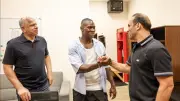 الأهلي يودع أليو ديانج بحضور عبد الحفيظ وجمعة بعد انتهاء عقده