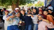 طلاب الشهادة الإعدادية بأسوان يحتفلون بانتهاء ماراثون الامتحانات