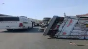 انقلاب سيارة محملة بالزجاج على طريق مصر الإسكندرية الزراعي بالقلويبية