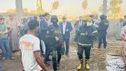 مدير أمن أسيوط يتفقد حريق منازل قرية دير شو في أبنوب ويشرف على إخماده