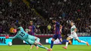 برشلونة يودع حارس مرماه إيناكي بينيا رسميًا إلى باناثينايكوس اليوناني