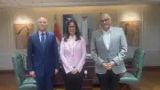 وزيرة الثقافة تبحث مع محافظ القاهرة تطوير مسارح الطليعة والعرائس