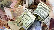 تراجع أسعار العملات في بنك القاهرة.. الدولار بـ49.97 جنيهاً في ختام تعاملات الأربعاء