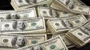 سر تراجع الدولار أمام الجنيه.. خبير مصرفي يوضح الأسباب والتوقعات
