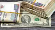 بعد هبوط الدولار لأدنى مستوى في 3 أشهر.. إشارات مفاجئة تكشف ملامح المرحلة المقبلة