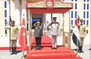 رئيس أركان القوات المسلحة يبحث تعزيز العلاقات مع نظيره التركي