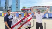 عائلة مصرية ترفع علم الزمالك في مدرجات كأس العالم 2026 لدعم منتخب مصر