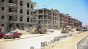 متابعة تنفيذ مشروعات المرافق والطرق بالامتداد الشرقي لمدينة الفيوم الجديدة