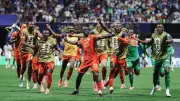 نجم ليفربول السابق يوجه سؤالاً لصلاح بعد تتويج أفريقيا بكأس العالم