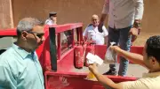ضبط منشأة غير مرخصة لتعبئة طفايات الحريق بمواد مجهولة في إمبابة