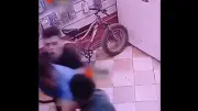 خلاف على سماعة يشعل مشاجرة داخل محل هواتف بالوراق