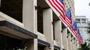 قرار تثبيت الفائدة ينعش العقارات ويزيد جاذبية الأسهم المصرية