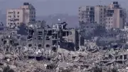 إعلام إسرائيلي: الجيش يعمل بحرية داخل الخط الأصفر في غزة