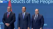 مدبولي يشهد توقيع 3 مذكرات تفاهم دوائية مع الجزائر بالمؤتمر الطبي الأفريقي