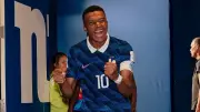 مبابي يقترب من عرش هدافي كأس العالم بعد ثنائيته أمام السنغال