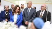 منال عوض ومحافظ كفر الشيخ يطمئنان على رئيسة قرية مصابة أثناء إزالة تعديات