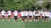 نيوزيلندا تتصدر مجموعة مصر في كأس العالم بعد الجولة الأولى