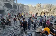 شهيد ومصابون بقصف إسرائيلي استهدف خيمة نازحين في خان يونس جنوب غزة