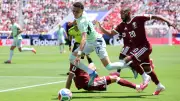 قطر تحقق أول نقطة في تاريخها بكأس العالم بفضل المعز علي