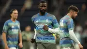 ريال مدريد يمدد عقد مدافعه الألماني روديجر حتى 2027